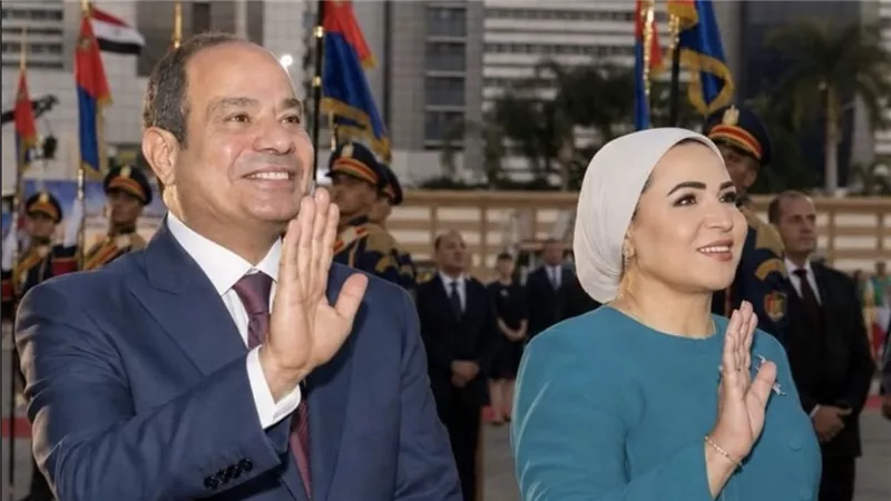 السيدة انتصار السيسي تختار «تمرازا» لإطلالة مستوحاة من النيل والثقافة المصرية