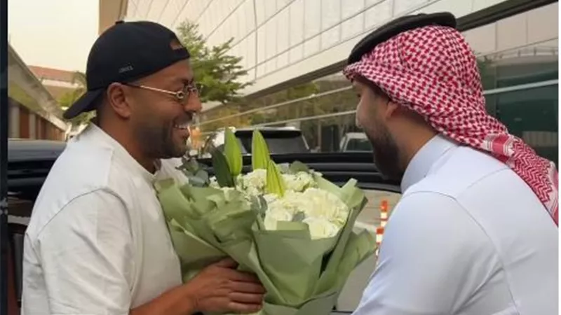تامر عاشور يصل إلى جدة لإحياء حفل جديد غدًا الخميس