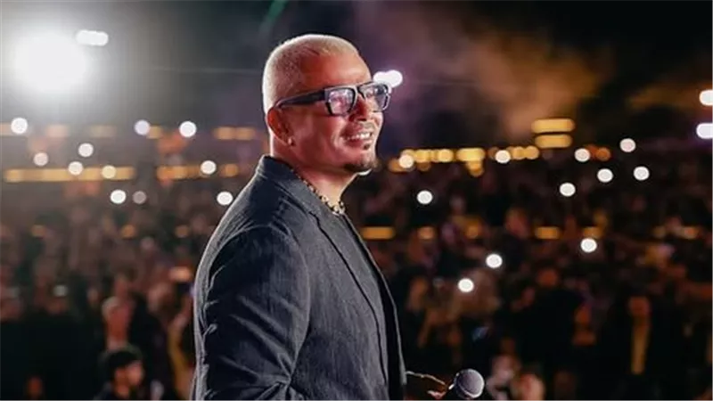 عمرو دياب في عيد ميلاده.. حكاية مطرب لم يتوقف عن التجديد