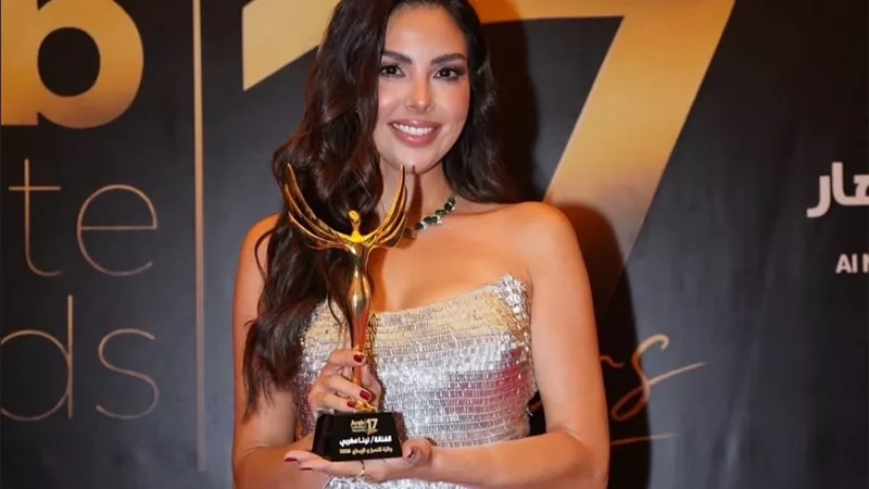 نينا مغربي تكرم عن دورها في مسلسل «رأس الأفعى»