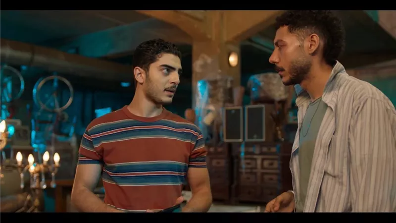 معتز هشام يدخل عالم السرقة مع العصابة في مسلسل خمسين خمسين