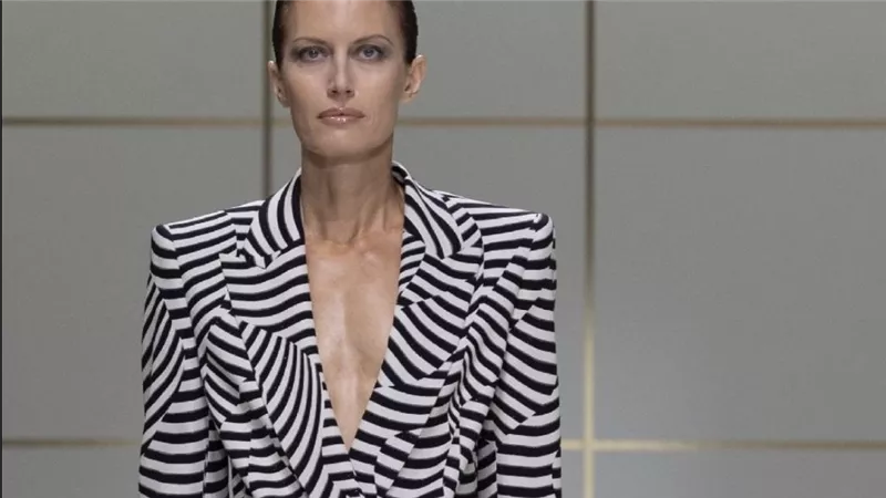 إطلالات لامعة تخطف الأنظار في ختام عرض Giorgio Armani لربيع وصيف 2027 في ميلانو