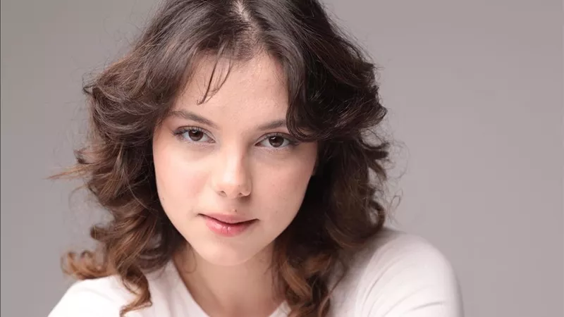 انضمام بتول ألاز إلى فريق عمل المسلسل التركي 