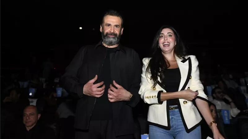 عمرو سعد وأحمد زاهر والعوضي.. النجوم يدعمون ياسمين صبري وكريم عبدالعزيز في العرض الخاص لفيلم 