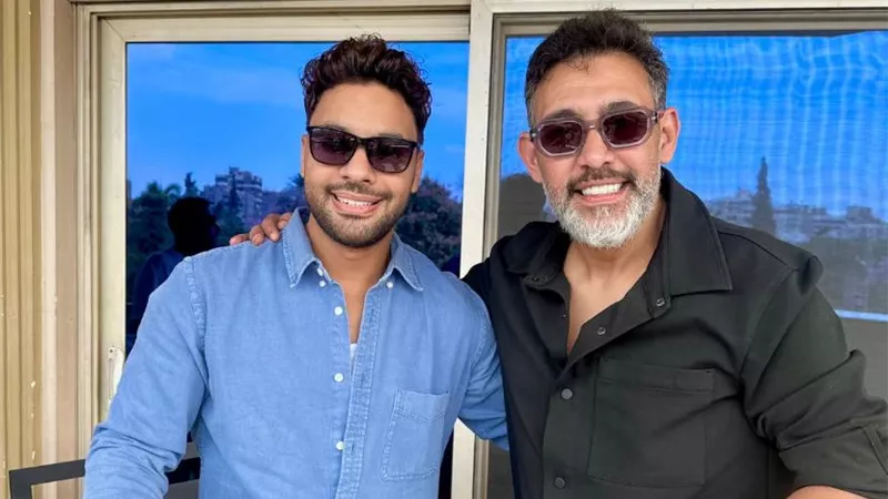 أحمد جمال يكشف عن تعاونه مع عمرو مصطفى في أعمال غنائية جديدة 