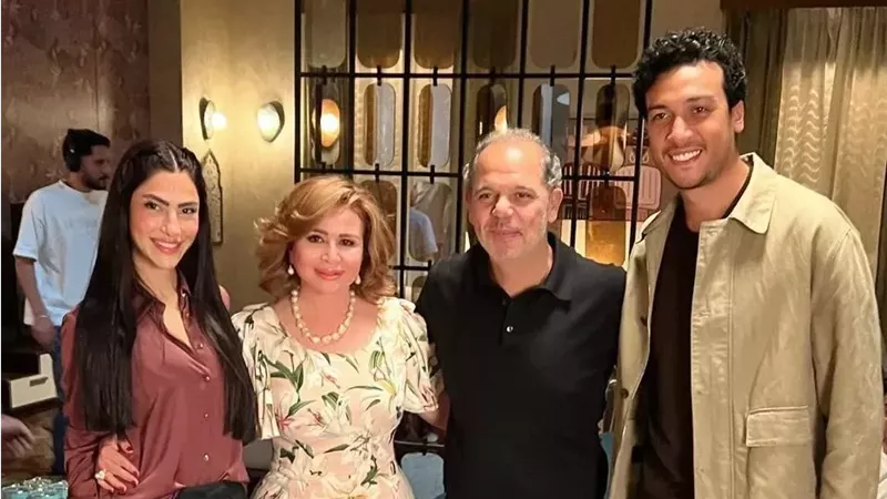 إلهام شاهين ضيفة شرف معاد عشا وتستعيد ذكريات أول فيلم مع عادل إمام