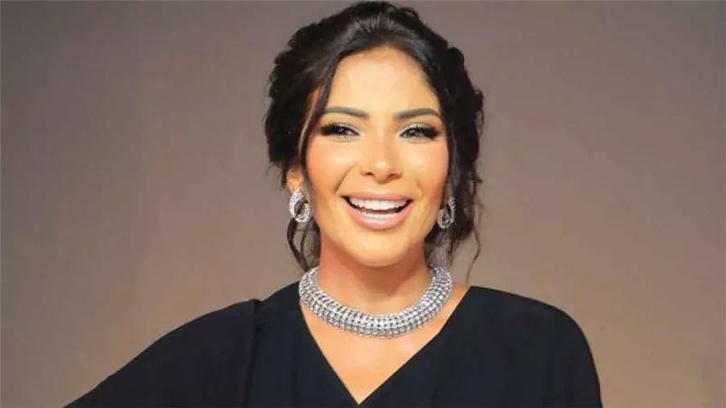 منى زكي.. من خشبة المسرح إلى جائزة الجونة 