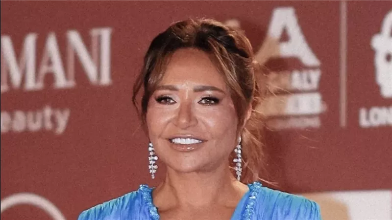 ليلى علوي تتألق بتصميم طوني ورد وتخطف الأضواء في مهرجان الجونة السينما