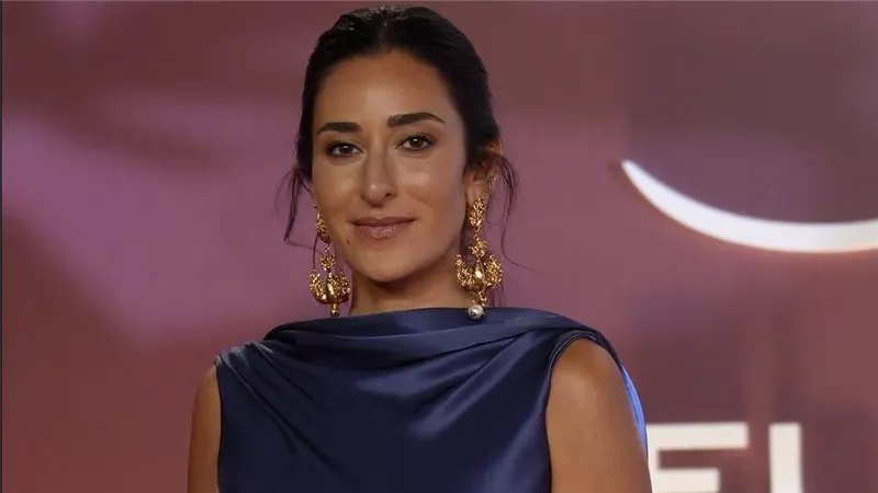أمينة خليل تتصدر مشهد الأناقة بفستان انسيابي في مهرجان الجونة