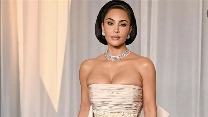 ليلة من الابداع والفخامة.. نجمات هوليوود يتنافسن بإطلالات جريئة في حفل Academy Museum gala