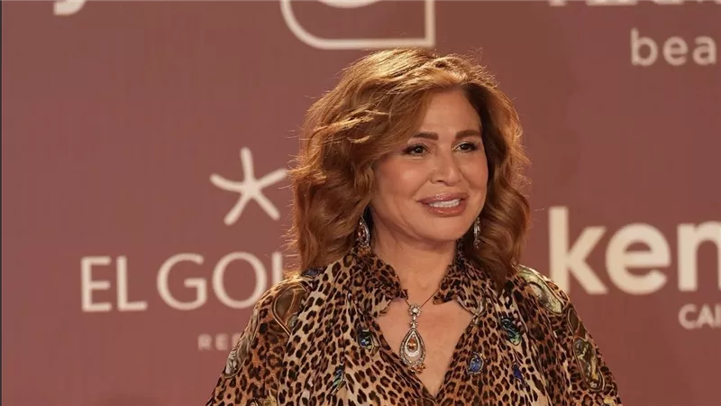 إلهام شاهين تختار الجرأة بإطلالة تجمع بين نقشة الفهد والتفاصيل الملونة في الجونة