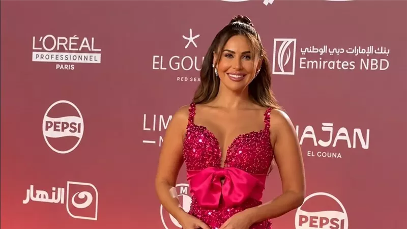 مي سليم تخطف الأضواء بإطلالة أنثوية جريئة في مهرجان الجونة